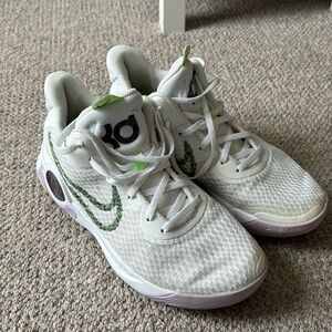Used Nike KD Trey 5 basketball shoes/volleyball